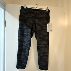 Athleta Black Camo Elation 7/8 Leggings
